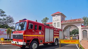 मध्य प्रदेश: जबलपुर की ऑर्डनेंस फैक्ट्री में भीषण विस्फोट, एक दर्जन से अधिक कर्मचारी घायल, एक लापता