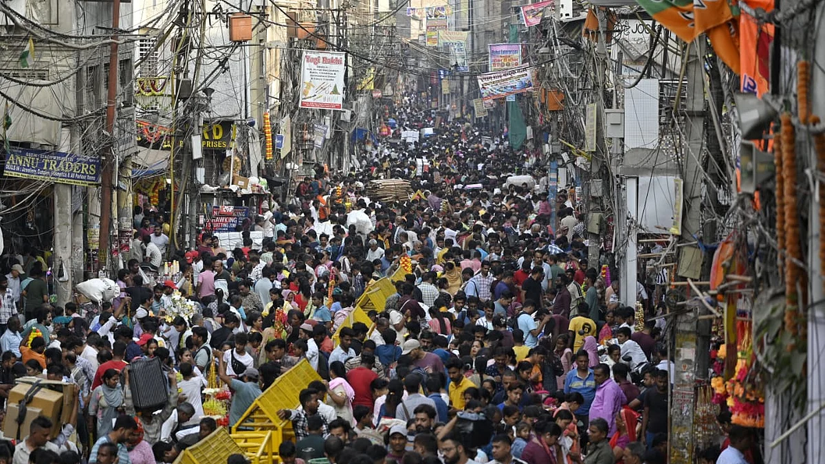 धनतेरस पर देश भर में 50 हजार करोड़ रुपये के खुदरा व्यापार का अनुमान (फोटोः विपिन)