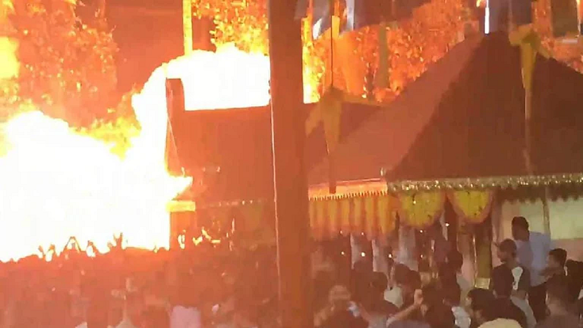 केरल: मंदिर में उत्सव कार्यक्रम में आतिशबाजी के दौरान बड़ा हादसा, 150 से ज्यादा लोग घायल, 8 की हालत गंभीर
