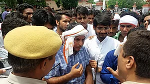 राजस्थान: टोंक में नरेश मीणा की गिरफ्तारी के बाद समर्थकों का बवाल, फिर की आगजनी, हाईवे जाम, बुलाई गई पुलिस फोर्स