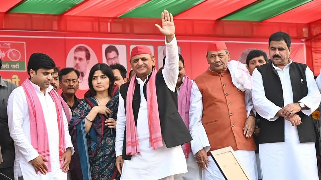 अखिलेश यादव ने मैनपुरी के करहल में एक चुनावी जनसभा को संबोधित किया