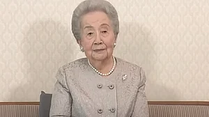 दुनियाः जापानी राजकुमारी युरिको का 101 वर्ष की आयु में निधन और नेपाल में खाई में गिरी कार, 8 की मौत, 5 घायल