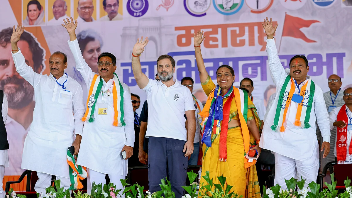 महाराष्ट्र में चुनावी सभा में राहुल गांधी