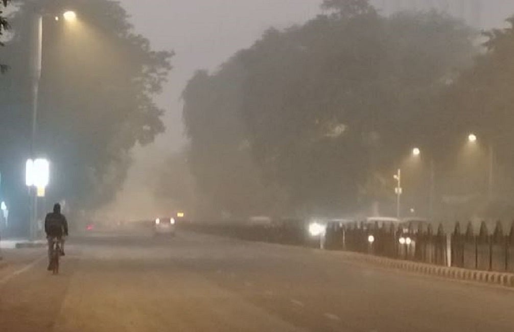 दिल्ली में जानलेवा हुआ प्रदूषण, GRAP का चौथा चरण लागू, कई कड़े प्रतिबंध लागू, 9वीं तक ऑनलाइन पढ़ाई का आदेश