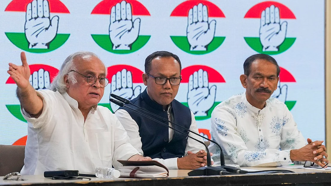 कांग्रेस ने मणिपुर के हालात पर केंद्र को घेरा, पीएम मोदी से संसद सत्र से पहले राज्य का दौरा करने की मांग की