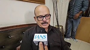 विनोद तावड़े पर लगे पैसे बांटने के आरोप को लेकर तारिक अनवर बोले, 'बीजेपी ऐसे ही तंत्र पर विश्वास करती है'
