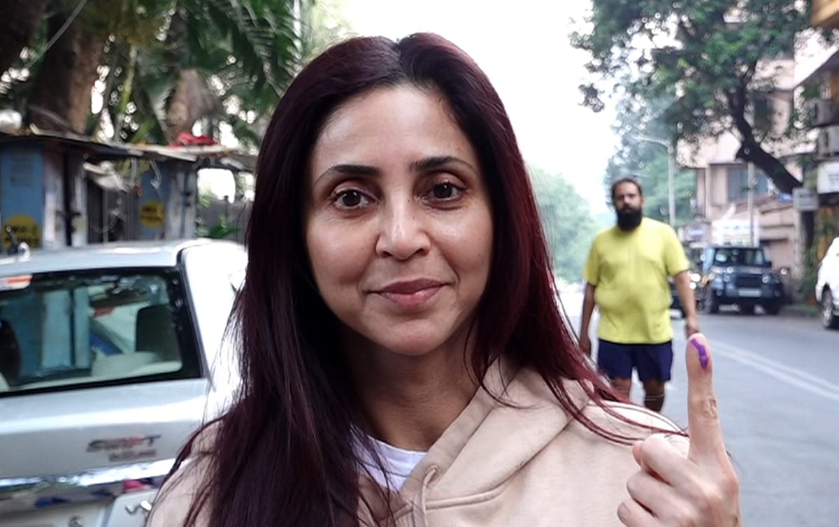 महाराष्ट्र चुनाव: अभिनेता अक्षय कुमार और राजकुमार राव समेत कई सितारों ने डाला वोट, देखें तस्वीरें