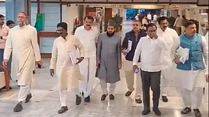 वक्फ पर जेपीसी की आखिरी बैठक में हंगामा, विपक्षी सदस्यों ने कार्यकाल बढ़ाने की मांग की, पाल बोले- रिपोर्ट तैयार