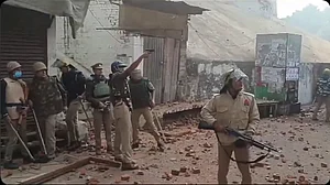 संभल हिंसाः मस्जिद कमेटी प्रमुख ने प्रशासन पर लगाए गंभीर आरोप, ADM-CO को बताया जिम्मेदार, पुलिस ने की पूछताछ