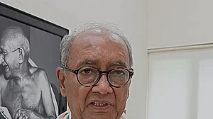 'मध्य प्रदेश में मनरेगा योजना में तय नियमों का खुला उल्लंघन, अनियमितता से मजदूरों के अधिकार पर कुठाराघात'