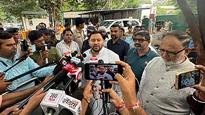 बिहारः स्वास्थ्य अधिकारी भर्ती परीक्षा रद्द, तेजस्वी बोले- सत्ता संरक्षित पेपर लीक माफिया ने फिर किया कारनामा