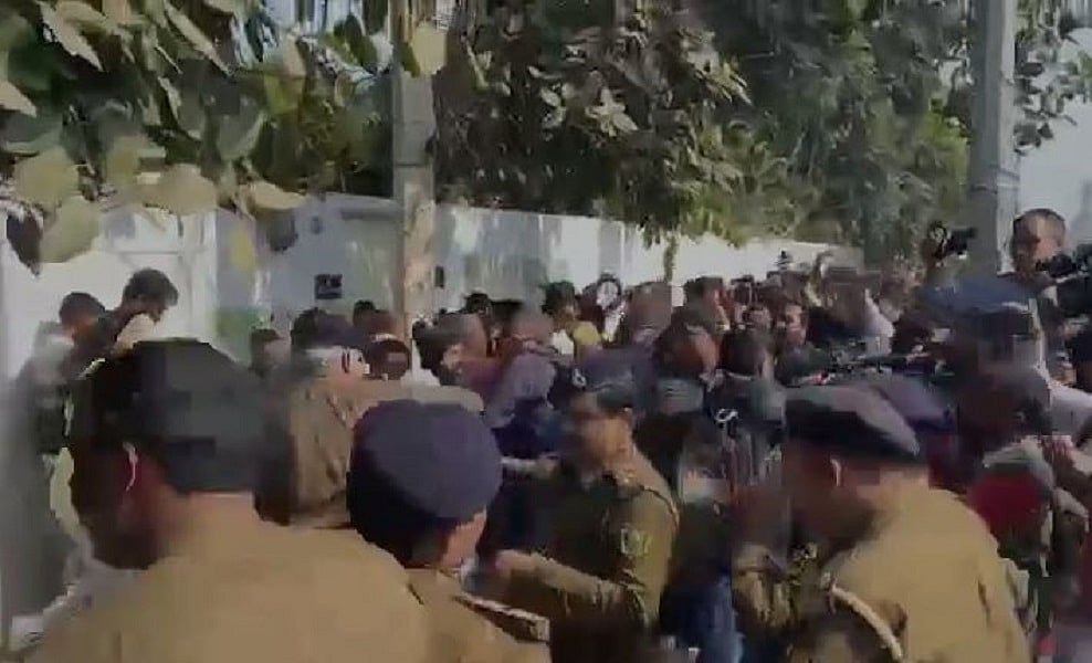 बिहारः 'एक शिफ्ट, एक पेपर' की मांग को लेकर  छात्रों ने BPSC के बाहर किया प्रदर्शन, पुलिस ने किया लाठीचार्ज