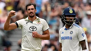 Adelaide Test: दूसरे दिन का खेल खत्म, भारत ने दूसरी पारी में 128 रन पर गंवाए पांच विकेट, पंत-नीतीश क्रीज पर