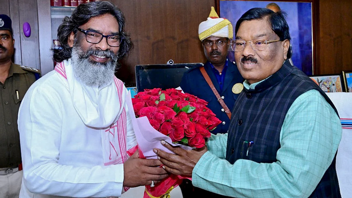 मुख्यमंत्री हेमंत सोरेन और मंत्रियों ने विधानसभा सदस्य के रूप में शपथ ली