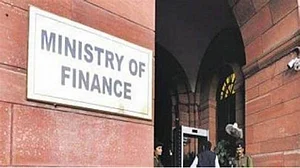 अर्थजगतः बैकों ने इस साल 42000 करोड़ रुपये का ऋण बट्टा खाते में डाला और इन कंपनियों की गाड़ी भी होगी महंगी