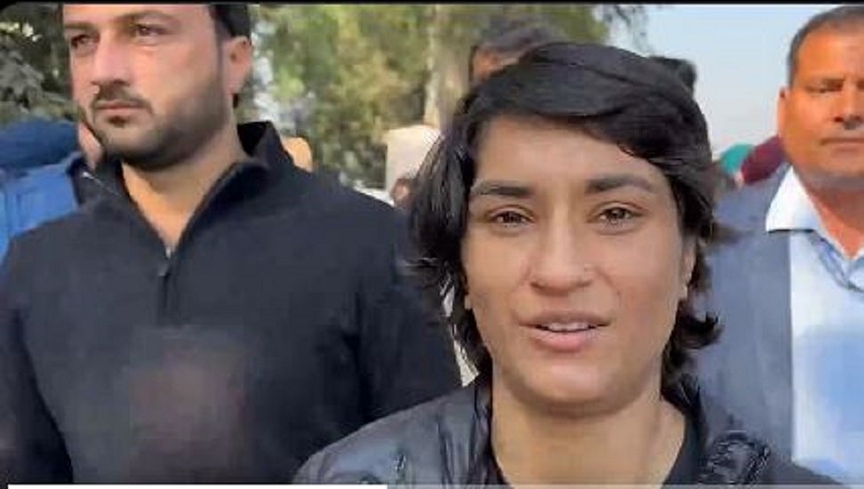 खनौरी बॉर्डरः विनेश फोगाट ने डल्लेवाल से की मुलाकात, बताया मजबूत इरादों वाला किसान नेता