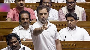 लोकसभा में संविधान पर चर्चा के दौरान नेता विपक्ष राहुल गांधी