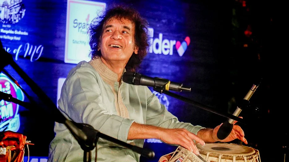 उस्ताद जाकिर हुसैन की इडियोपैथिक पल्मोनरी फाइब्रोसिस से गई जान, फेफड़ों का प्रतिरोपण ही होता है एकमात्र इलाज