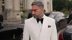 सिनेजीवन: Honey Singh ने Badshah को लेकर फिर उगला जहर और ऑनलाइन ठगी
का शिकार हुआ ये अभिनेता