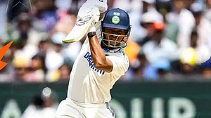 IND vs AUS: दूसरे दिन का खेल खत्म, भारत 164/5, यशस्वी शतक से चूके, क्रीज पर पंत-जडेजा