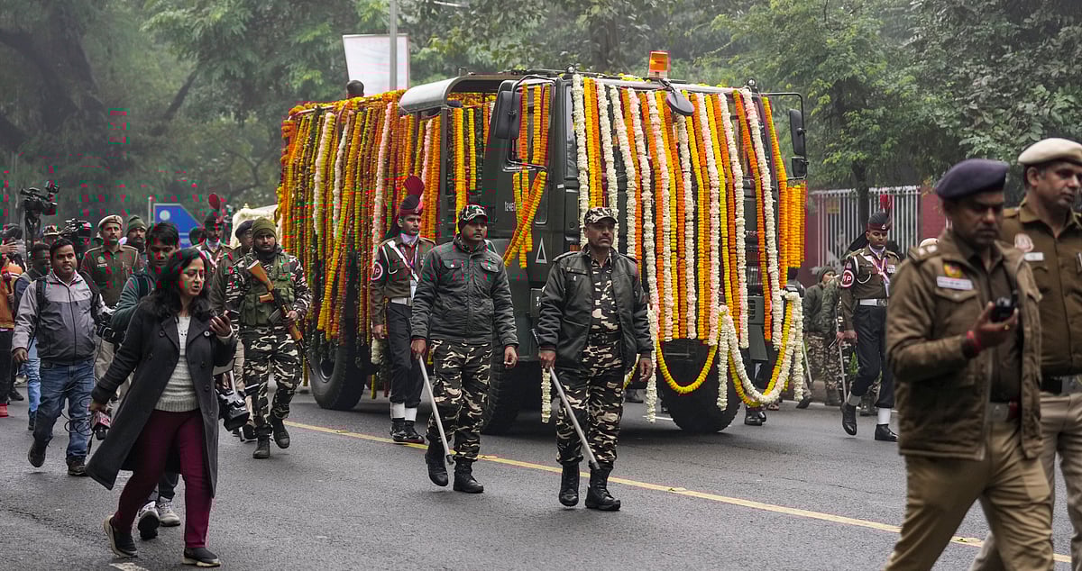सोनिया गांधी, खड़गे, राहुल गांधी समेत कई नेताओं ने मनमोहन सिंह को AICC में दी श्रद्धांजलि, देखें तस्वीर
