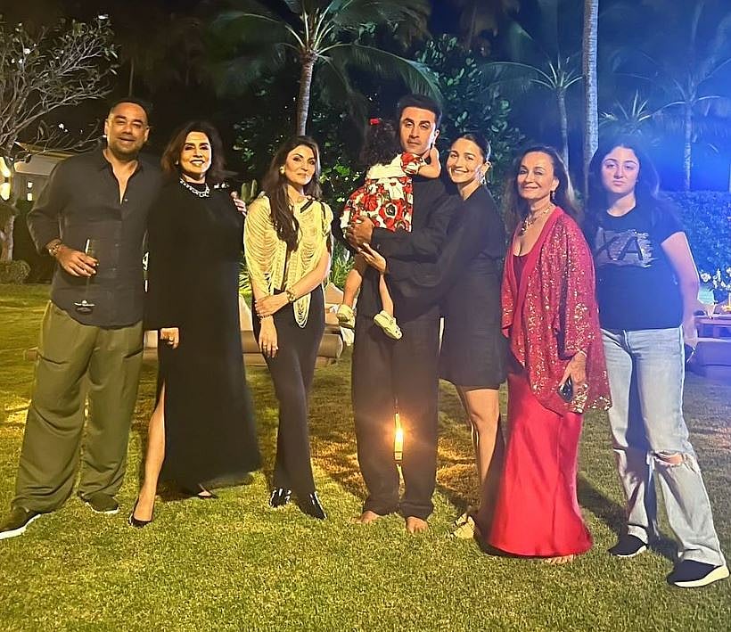 सिनेजीवन: नीतू सिंह, काजोल से तमन्ना तक...,  अनोखे अंदाज में मनाया गया नए साल का जश्न