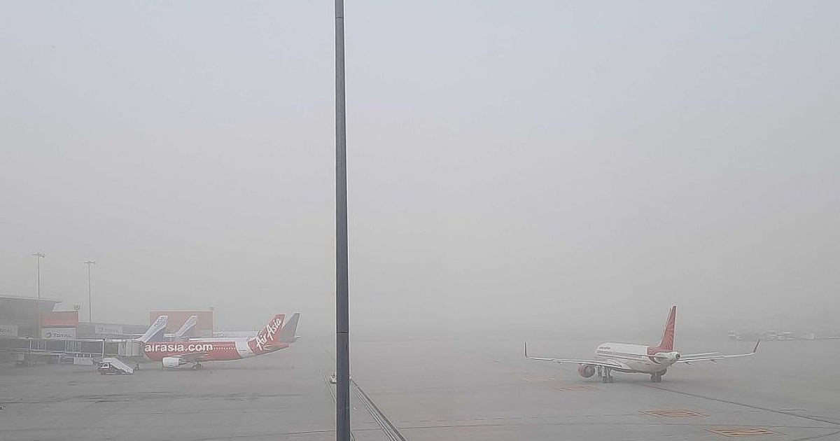 बड़ी खबर LIVE: हवाई सफर पर घने स्मॉग की मार, दिल्ली में 61 उड़ानें रद्द, एयरलाइंस ने जारी की एडवाइजरी