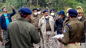 भोपाल गैस त्रासदी: पीथमपुर पहुंचा जहरीला कचरा, पुलिस बल तैनात, नागरिकों का विरोध जारी