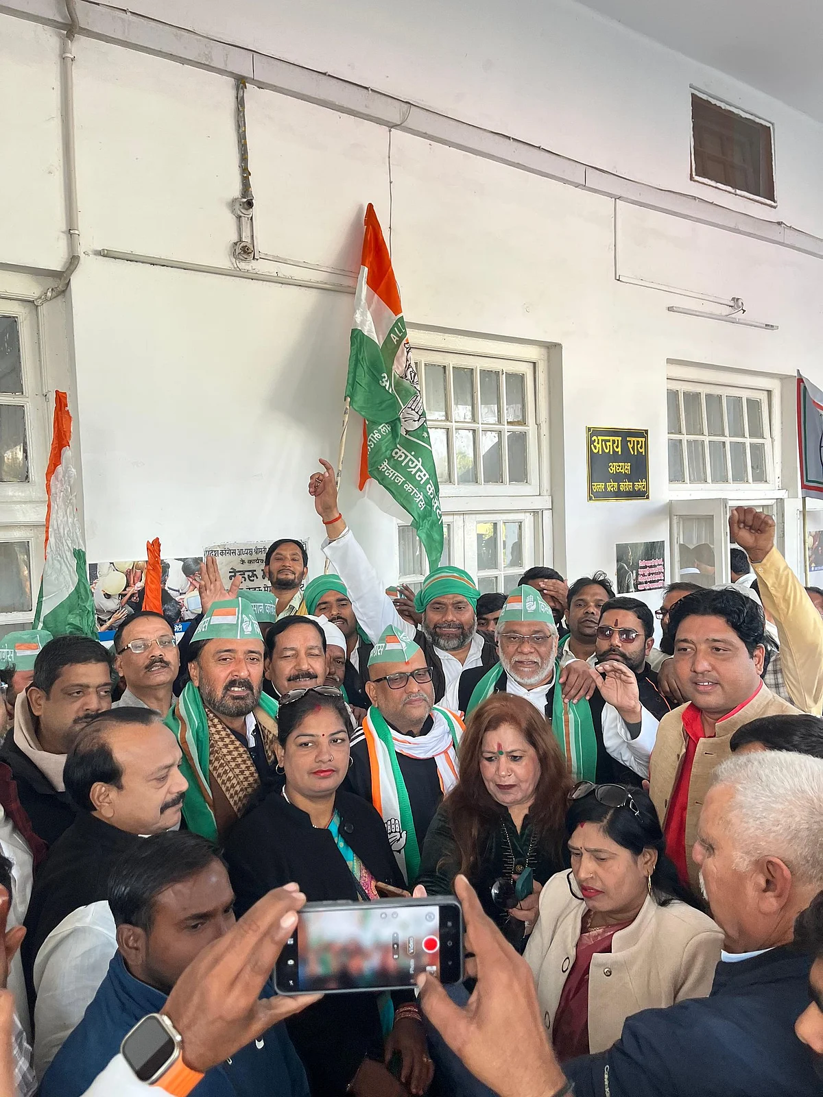 फोटो: @akscong