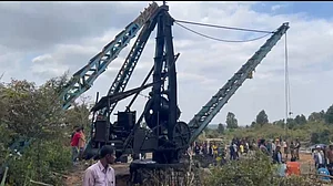 असम: कोयला खदान में फंसे मजदूरों की जिंदगी से जंग जारी, बचाने के लिए भारतीय सेना ने टास्क फोर्स का किया गठन