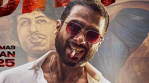 सिनेजीवन: ऋतिक रोशन बोले- मुझे पसंद नहीं कोई मुझे ज्यादा तवज्जो दे और 'देवा' का फर्स्ट सॉन्ग 'भसड़ मचा' का टीज़र रिलीज