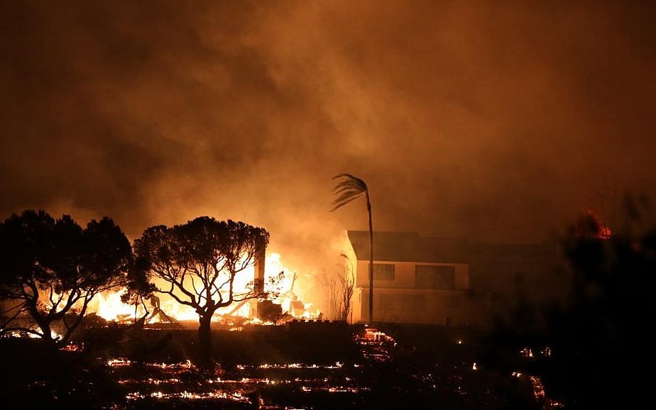 आग की लपटों में धधक रहा अमेरिका, लॉस एंजेलिस-हॉलीवुड हिल्स में भीषण तबाही, हजारों बेघर, अरबों डॉलर का नुकसान
