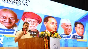 महात्मा गांधी-अंबेडकर की विचारधारा को मिटा रहे RSS-मोहन भागवत, संविधान देश के लाखों करोड़ों लोगों की आवाज: राहुल गांधी