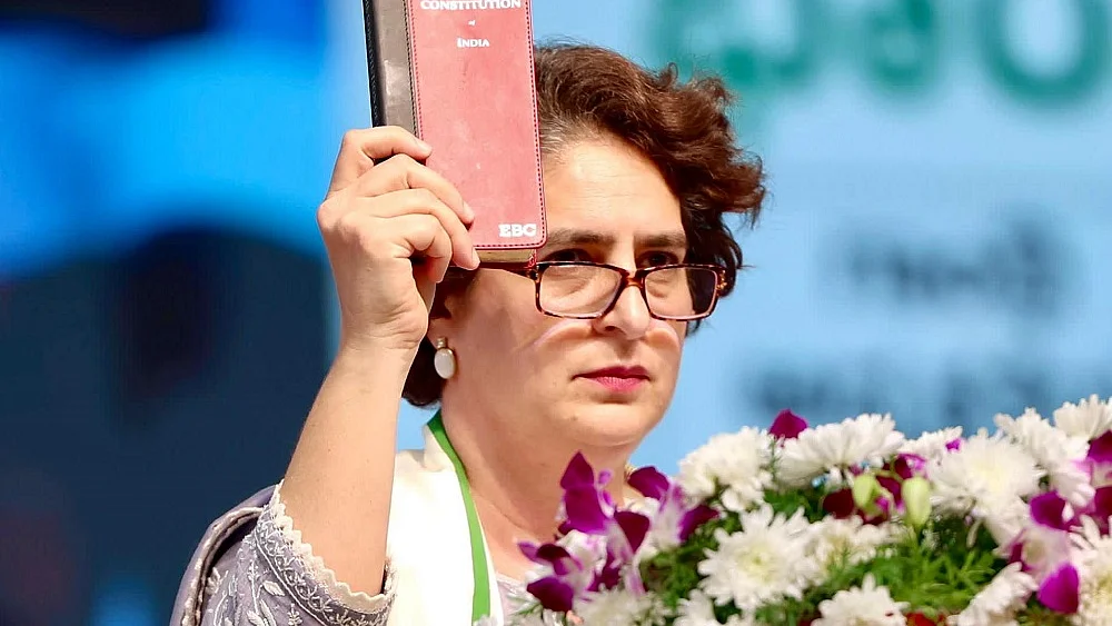 RSS-BJP की कायरों की विचारधारा, हमारी विचारधारा संविधान, हम इसके लिए मरने को तैयारः प्रियंका गांधी