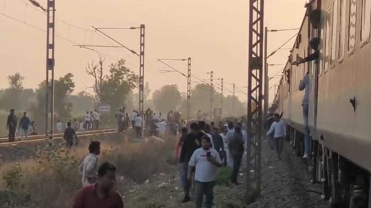 जलगांव ट्रेन हादसे की तस्वीर।