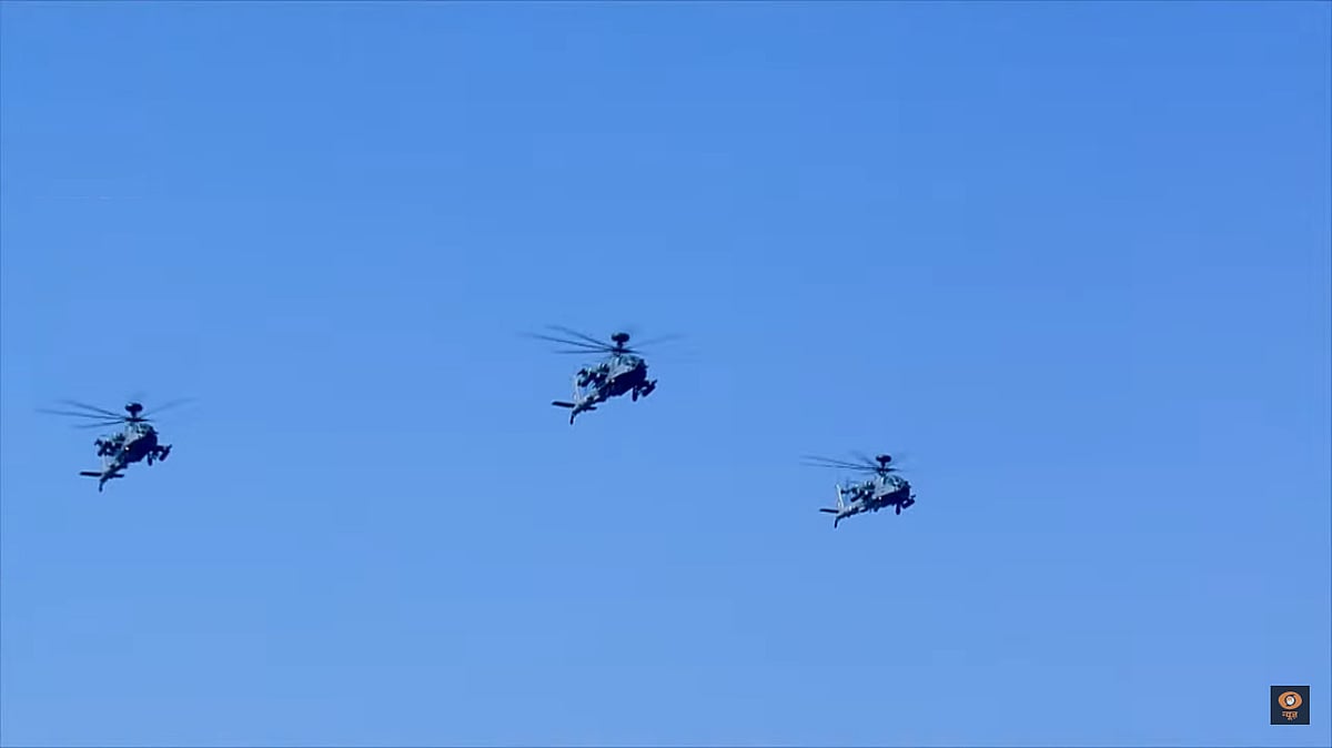 गणतंत्र दिवस: कर्तव्य पथ पर आसमान में दिखी भारत की ताकत, 22 लड़ाकू विमानों समेत कुल 40 विमानों ने किया फ्लाई पास्ट