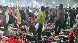 महाकुंभ में भगदड़: खड़गे, अखिलेश, मायावती, केजरीवाल समेत कई नेताओं की प्रतिक्रिया, उठाए सवाल, मौके पर RAF तैनात