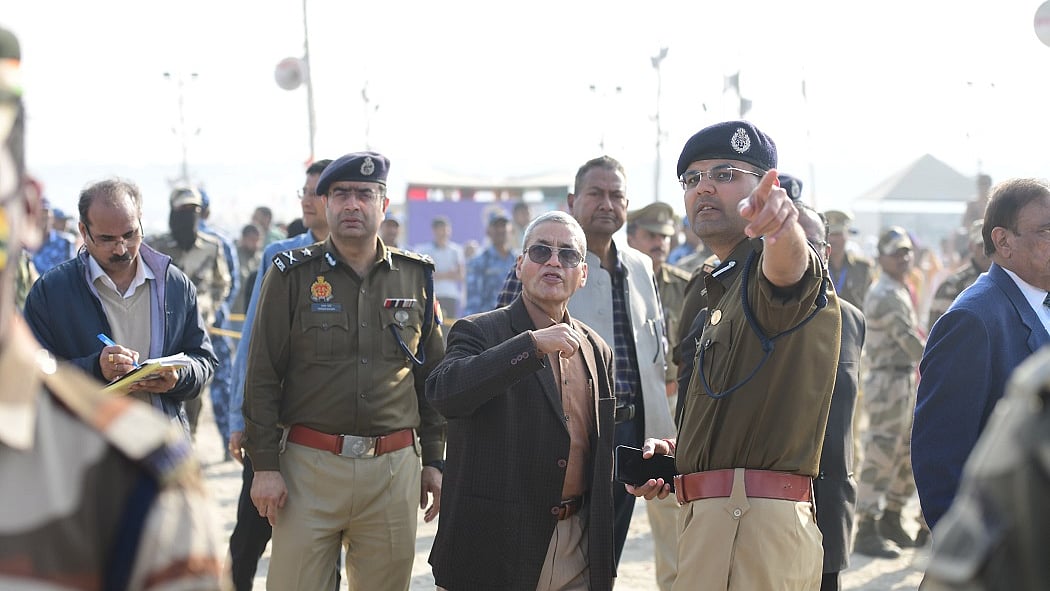 सीसीटीवी फुटेज और टोपोग्राफी के आधार पर होगी जांच, न्यायिक जांच आयोग ने महाकुंभ भगदड़ स्थल का किया दौरा
