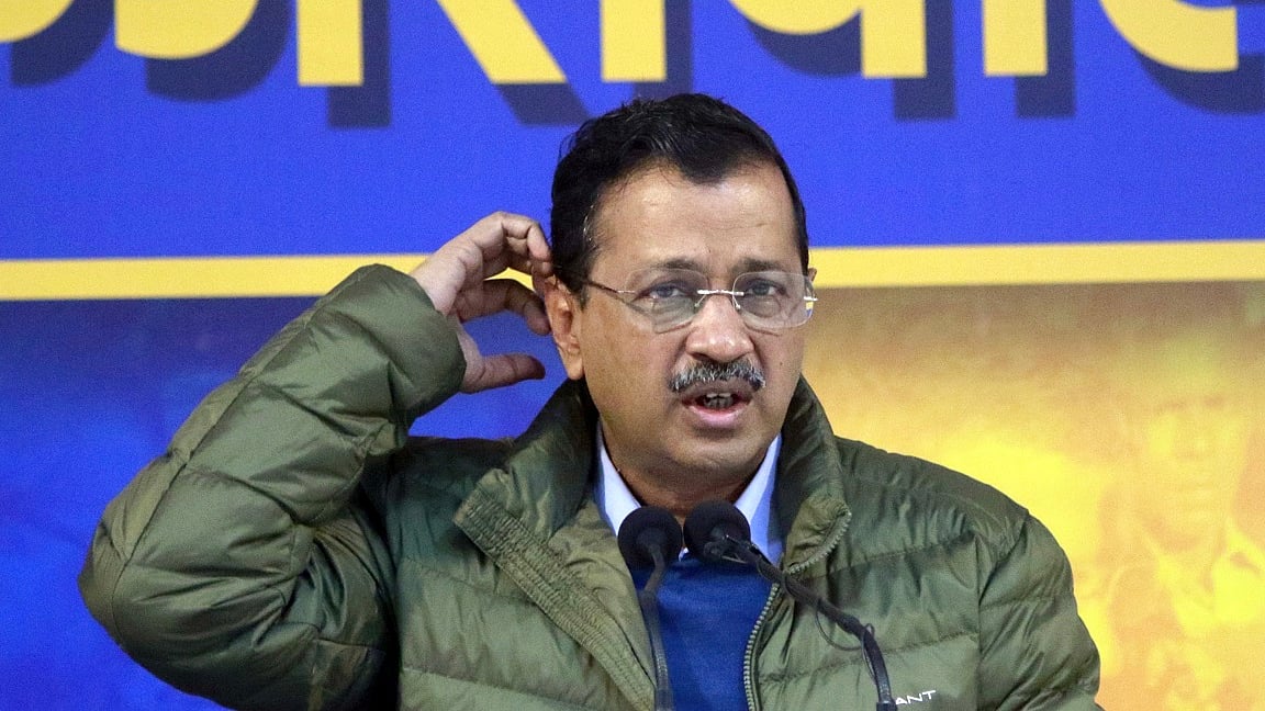 दिल्ली चुनाव से पहले आम आदमी पार्टी को तगड़ा झटका, एक दिन में 8 विधायकों ने छोड़ा केजरीवाल का साथ