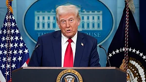 US: जज ने राष्ट्रपति ट्रंप के जन्मसिद्ध नागरिकता अधिकार समाप्त करने वाले आदेश पर लगाई रोक