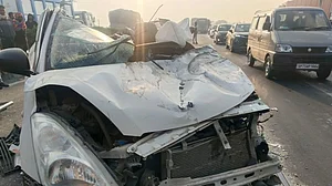 यूपी: कार और ट्रक की भीषण टक्कर, 2 महिलाओं समेत 3 श्रद्धालुओं की मौत, प्रयागराज महाकुंभ से लौट रहे थे राजस्थान