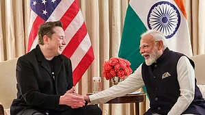 अर्थजगतः मस्क-मोदी की मुलाकात के बाद टेस्ला ने भारत में भर्ती शुरू की और शेयर बाजार फिर लाल निशान में बंद