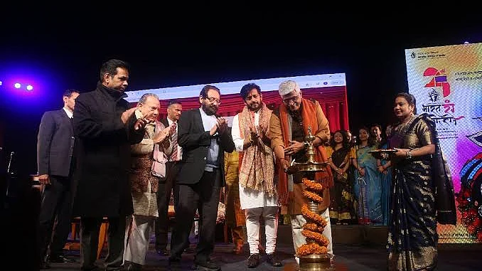 इस बार यह नए ही रंग में रंगा दिखा भारतीय रंग महोत्सव