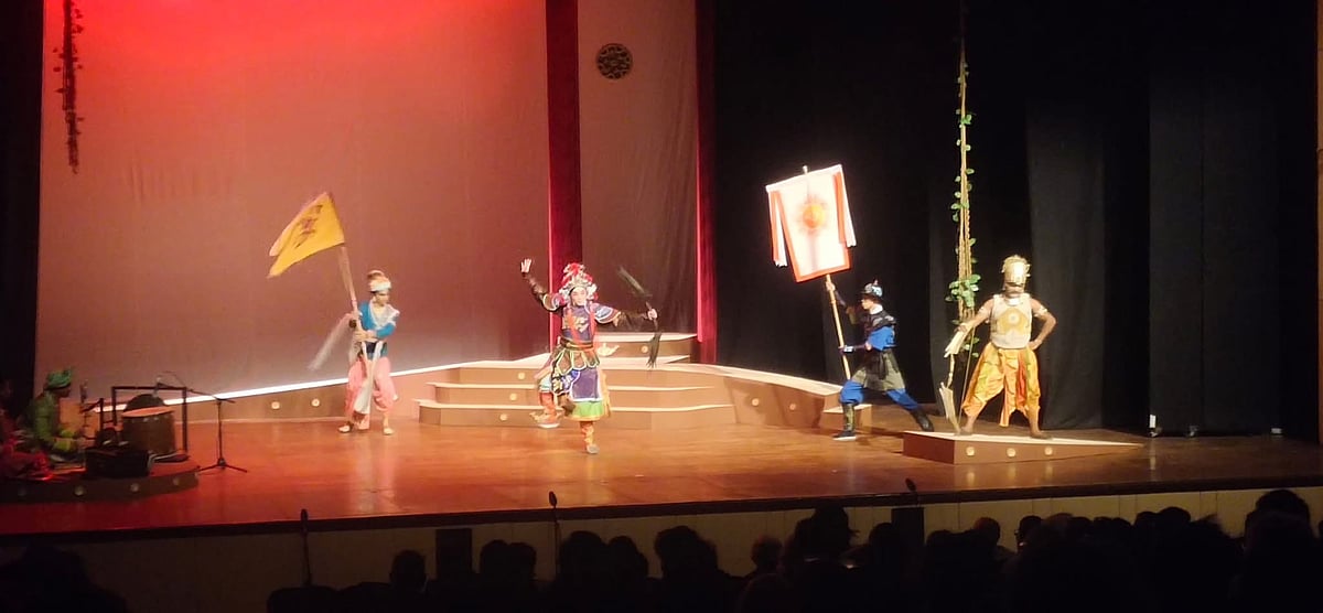 NSD का नाट्य उत्सव: नए ही रंग में रंगा दिखा भारत रंग महोत्सव