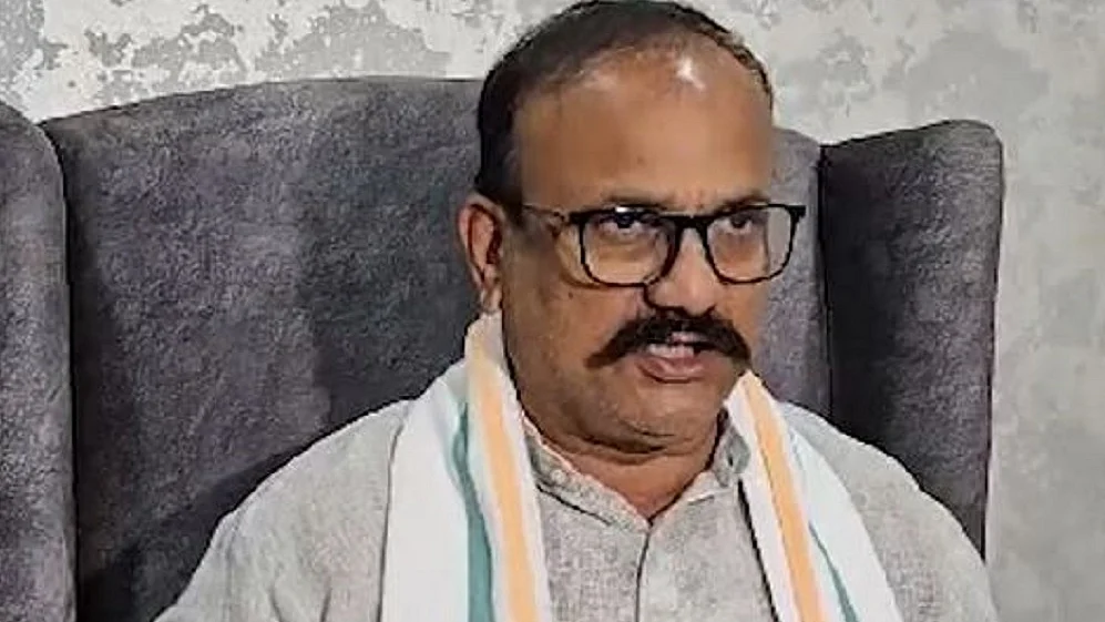 पुणे बस रेप कांड पर महाराष्ट्र कांग्रेस ने फडणवीस से मांगा इस्तीफा, कहा- बहनों को सुरक्षा देने में फेल साबित