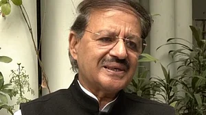 कांग्रेस नेता राशिद अल्वी ने NDA नेताओं को घेरा, सरकार की नीतियों पर उठाए सवाल