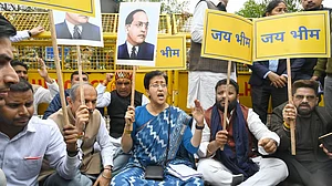 आतिशी ने राष्ट्रपति से तत्काल मिलने का समय मांगा, आप विधायकों को विधानसभा में प्रवेश से रोकने का लगाया आरोप