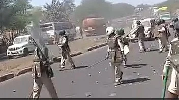 मध्य प्रदेश के झाबुआ में डीजे बंद कराने को लेकर बवाल