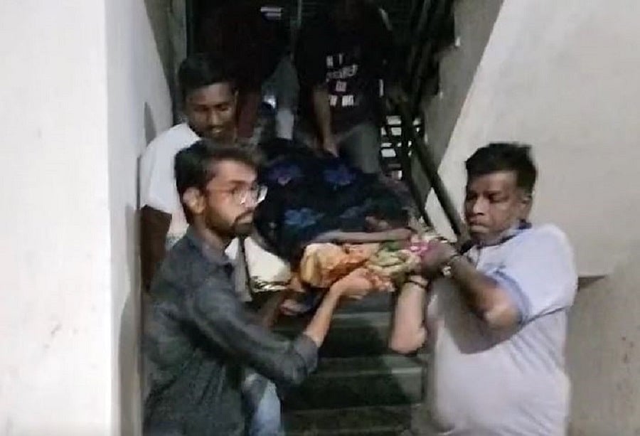 गुजरात में कर्ज में डूबे व्यक्ति ने पत्नी और बेटे को मारकर आत्महत्या का प्रयास किया, जांच में जुटी पुलिस