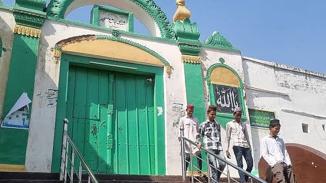 संभल के शाही जामा मस्जिद में जुम्मे की नमाज 2:30 बजे